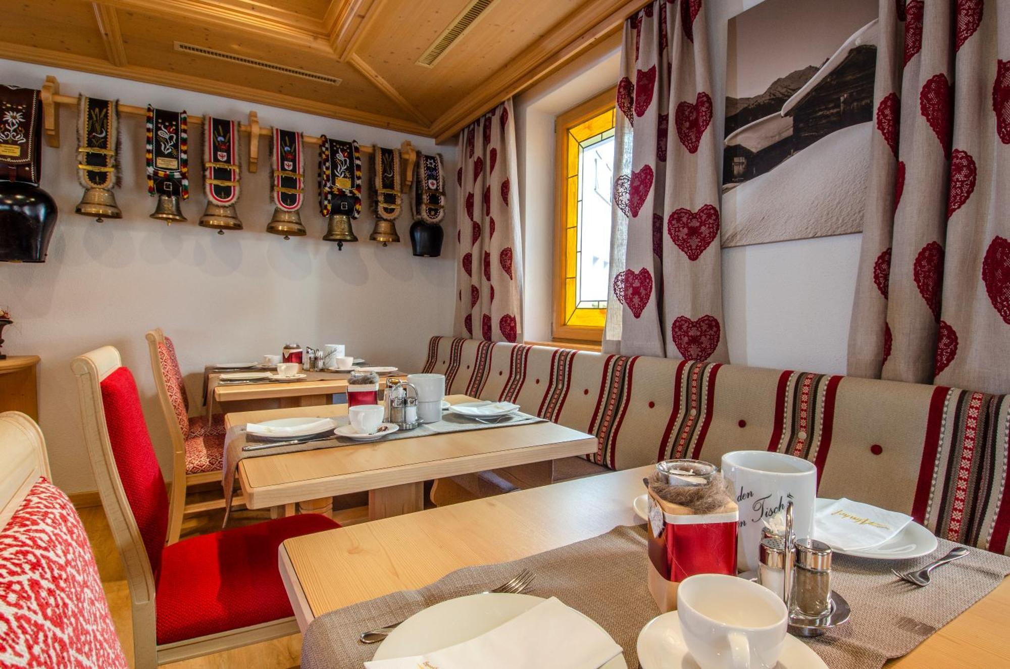 Sporthotel Almhof Ischgl Dış mekan fotoğraf